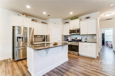 703 Little Bluestem Dr unit 12, Lake Wylie, SC 29710 - photo 3