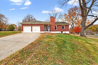 8230 W 92nd St, Overland Park, KS 66212 - photo 2