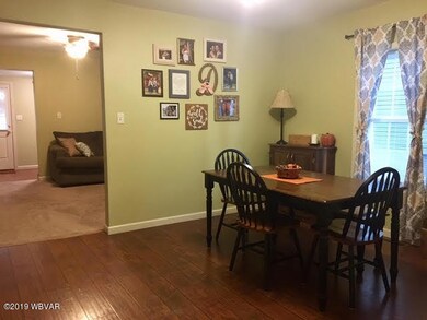 601 Frederick dining