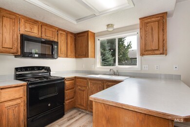 429 S Valley Dr, Nampa, ID 83686 - photo 7