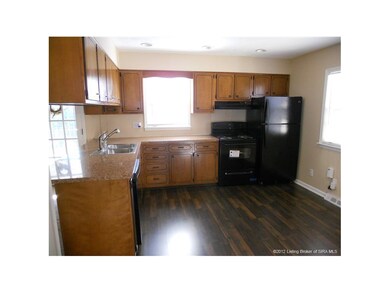 916 Woodside Dr, New Albany, IN 47150 - photo 6