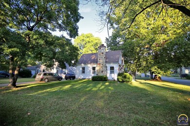 2828 SW 12th St, Topeka, KS 66604 - photo 5