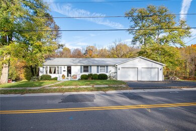 86 Maple St, Lyons, NY 14489 - photo 3