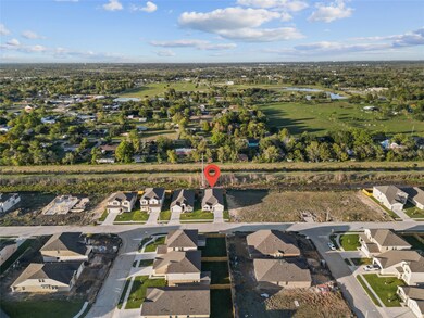 226 Eagleville Dr, Alvin, TX 77511 - photo 5