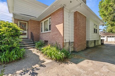 17 College Ave unit 2FL, Poughkeepsie, NY 12603 - photo 2