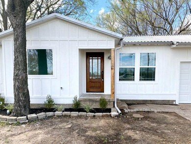 1407 Lynn St, Bonham, TX 75418 - photo 2