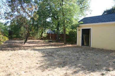 419 N 4th St, Central Point, OR 97502 - photo 7