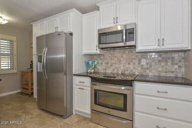 10561 W Ocotillo Dr, Sun City, AZ 85373 - photo 5