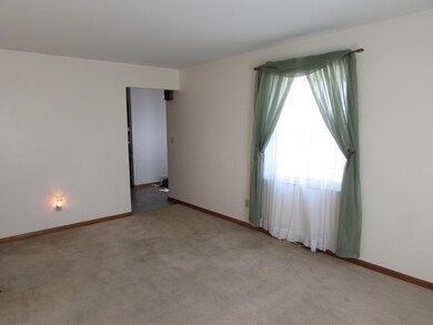 872 Cummington Rd, Columbus, OH 43213 - photo 3