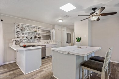 Spacious Kitchen w/ Island