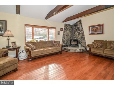 130 Zimmerman Ln, Langhorne, PA 19047 - photo 6