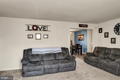 1019 Fredrick Blvd, Reading, PA 19605 - photo 5