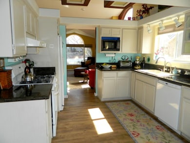 2782 Coach Dr, Grants Pass, OR 97527 - photo 7