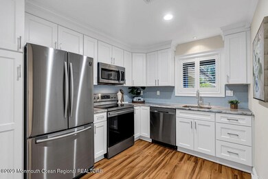 28 Friendship Ct unit B, Red Bank, NJ 07701 - photo 4