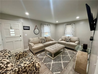 20907 Watson Rd, Maple Heights, OH 44137 - photo 6