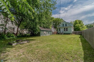 219 11th St N, Moorhead, MN 56560-04