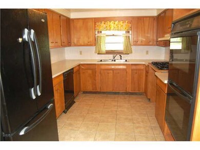 3968 Spangler Rd, Columbus, OH 43207 - photo 5