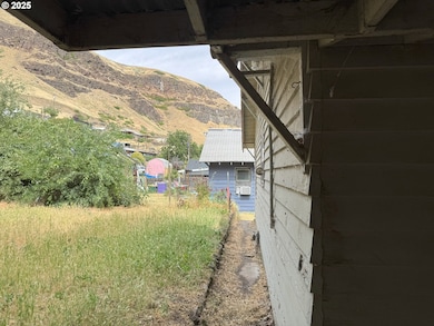 115 Main St, Wishram, WA 98673 - photo 7