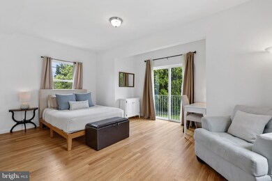 2209 Rollins Dr, Alexandria, VA 22307 - photo 5