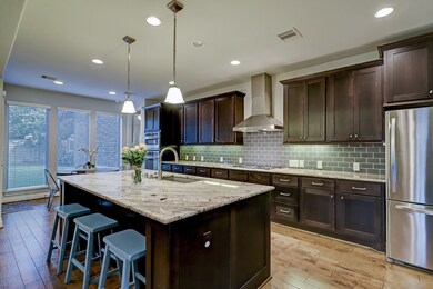 1437 Chamboard Ln, Houston, TX 77018 - photo 3