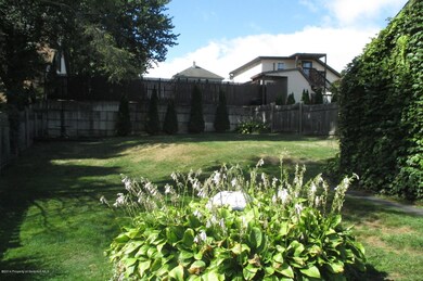 109 E Hospital St, Taylor, PA 18517 - photo 5