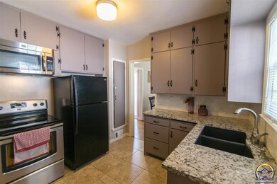 1170 SW Oakley Ave, Topeka, KS 66604 - photo 5