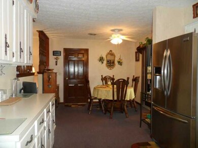 2724 Cornstalk Ave, Ashville, OH 43103 - photo 6