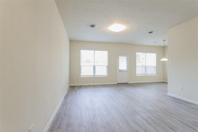 5839 Northern Oak St, Houston, TX 77016 - photo 6