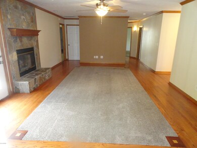 319 Richmond Dr, Jacksonville, NC 28540 - photo 2