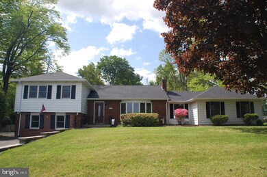 241 Forrest Dr, Chalfont, PA 18914 - photo 3