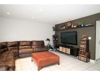 576 Abingdon Way, Davie, FL 33325 - photo 3