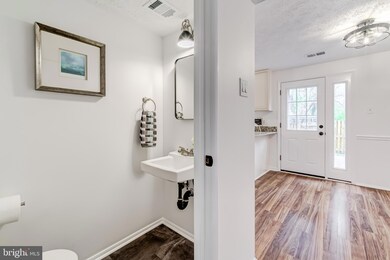 8351 Rocky Forge Ct, Springfield, VA 22153 - photo 7