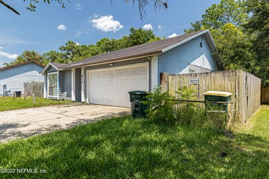 875 Duskin Dr, Jacksonville, FL 32216 - photo 2