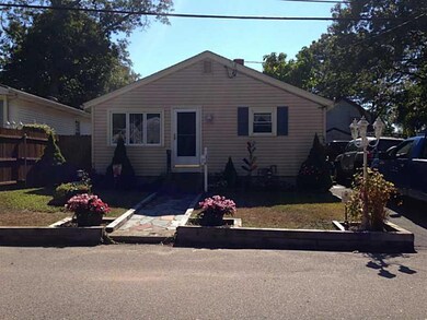 140 Oak Crest Dr, Riverside, RI 02915 - photo 2