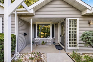 1827 Pleasant St, West Des Moines, IA 50265 - photo 3