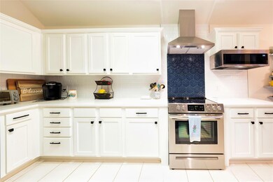 913 Providence St, Denton, TX 76205 - photo 7