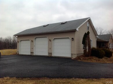 295 Crown View Ave, Stockertown, PA 18083 - photo 2