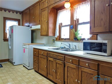 402 West St, Archbold, OH 43502 - photo 4