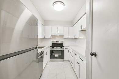 3130 Walnut Bend Ln unit 406, Houston, TX 77042 - photo 7