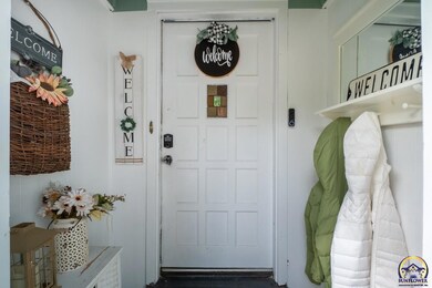 739 SW Randolph Ave, Topeka, KS 66606 - photo 4