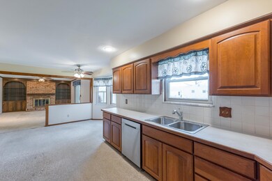 1739 Balsamridge Rd, Columbus, OH 43229 - photo 7