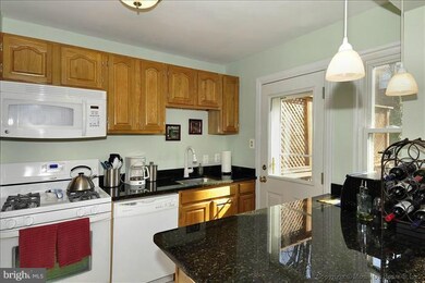 5709 Fenwick Dr, Alexandria, VA 22303 - photo 3