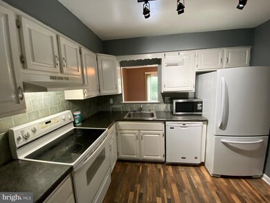 303 Bernard Ct, Chesterbrook, PA 19087 - photo 6