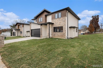 12430 Somerset Place Dr, St. Louis, MO 63128 - photo 2