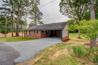 2052 Yancey Ave, Asheboro, NC 27203 - photo 6