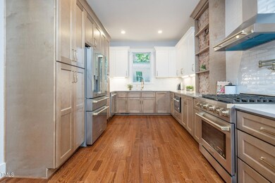 22-web-or-mls-924 Trinity Ave-25