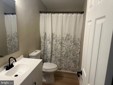 8 Hickory Dr unit DRIVE, Quakertown, PA 18951 - photo 5