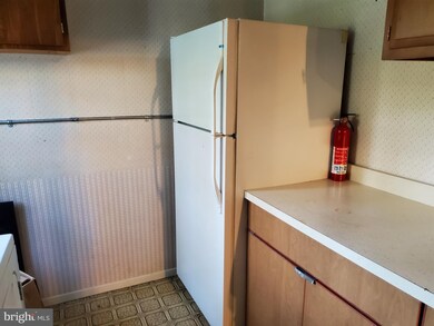 4003 Woodhaven Ln, Bowie, MD 20715 - photo 7