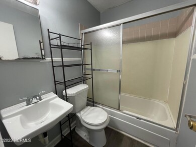 165 Lakewood Dr unit J, Jacksonville, NC 28546 - photo 6