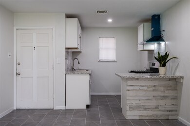 838 Conklin St, Houston, TX 77088 - photo 4